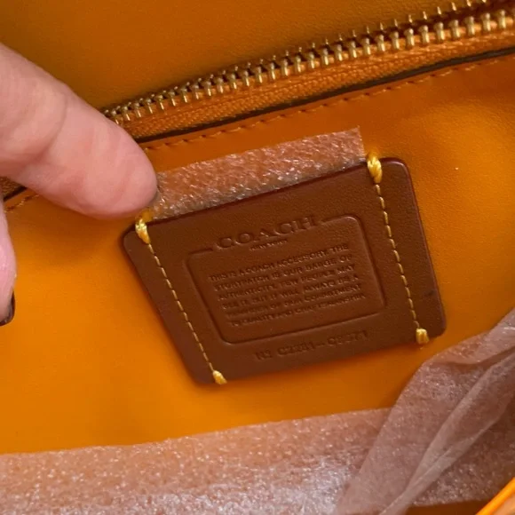 SOLD⛔️Authentic COACH 1941 Nappa leather quilted magnetic flap crossbody - Picture 5 of 15